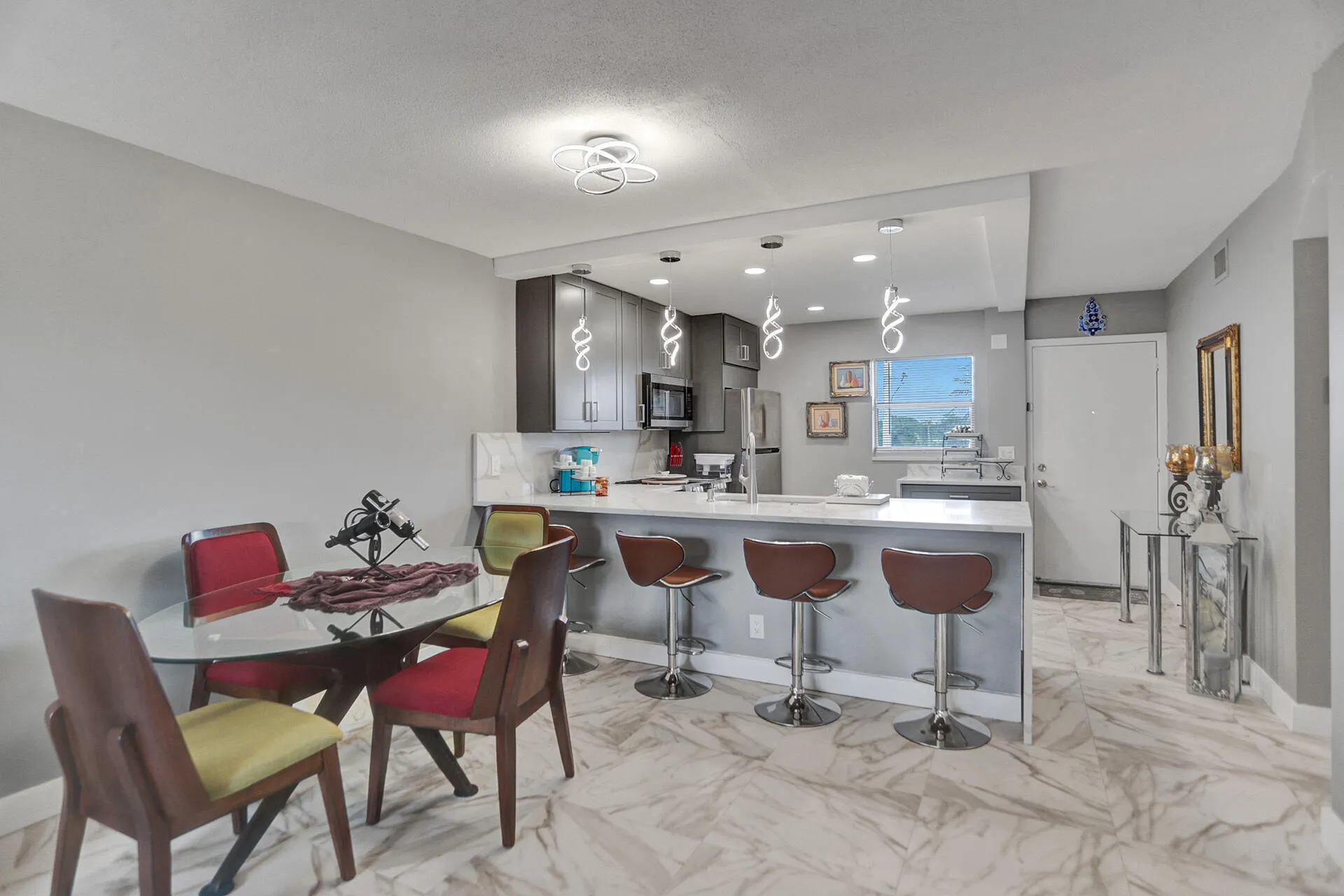 Kitchen/Dining Area