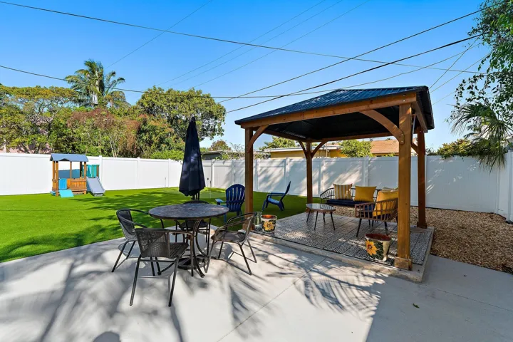 Cabana + Backyard