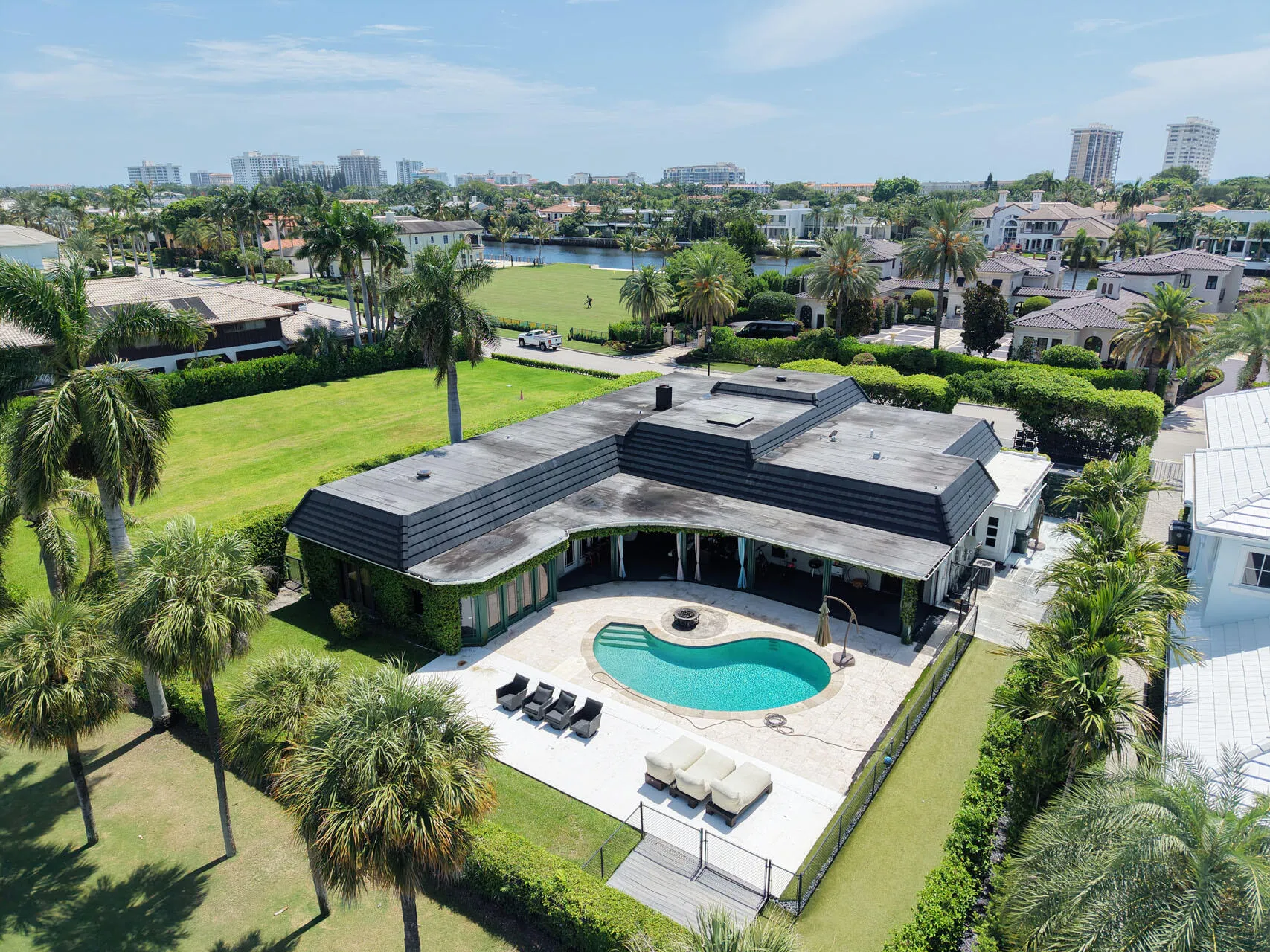 1877_Royal_Palm_Way_Aerials_13