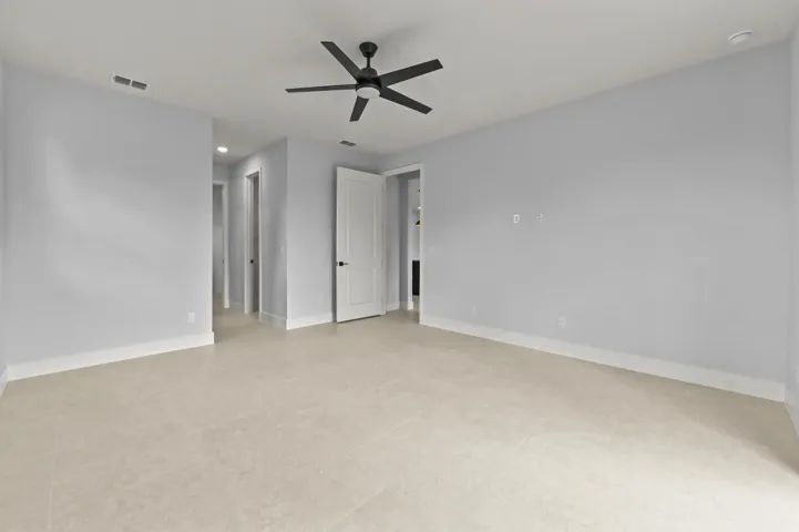 17 Bedroom 02