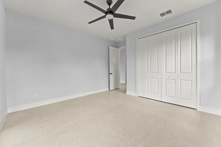 24 Bedroom 02