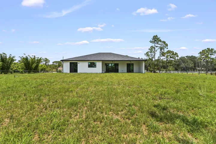 34 Backyard 02