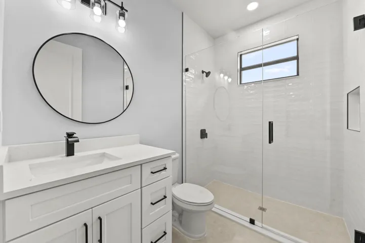 29 Bathroom 01