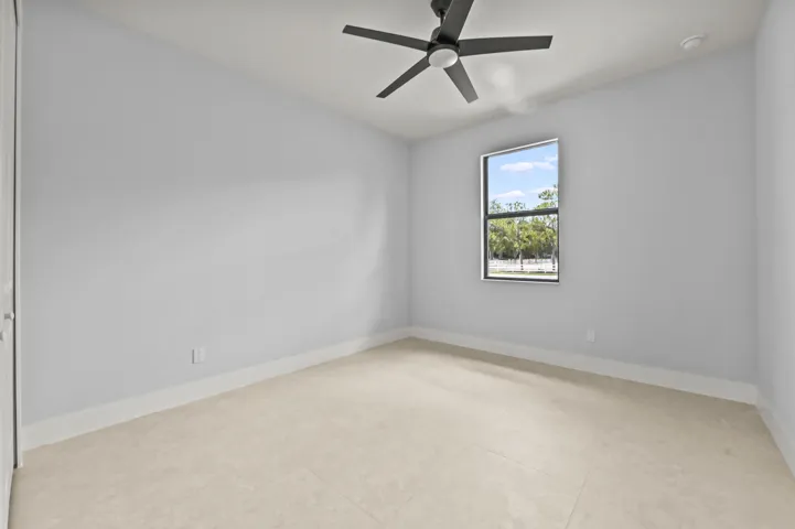 25 Bedroom 03