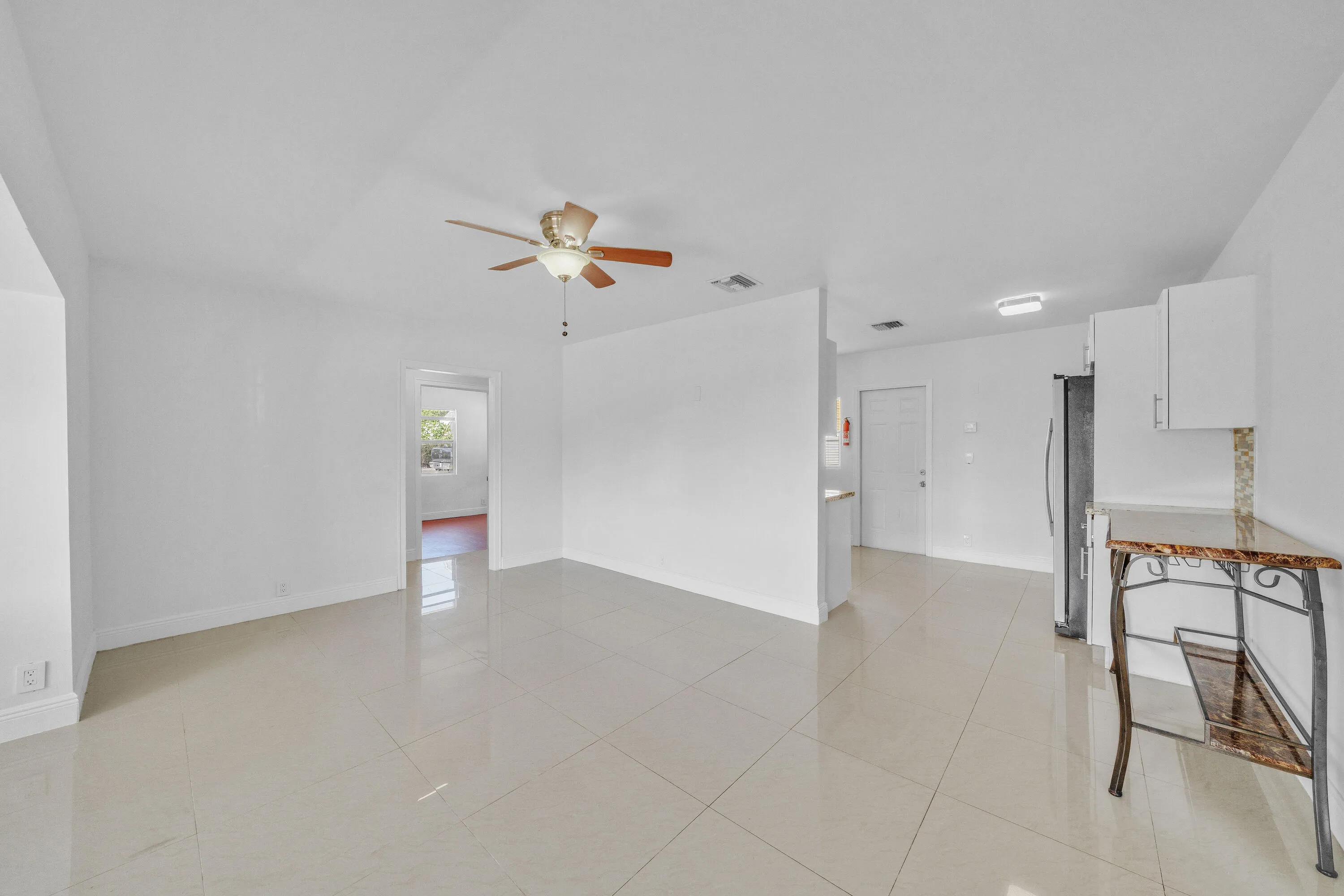 4 Living Area