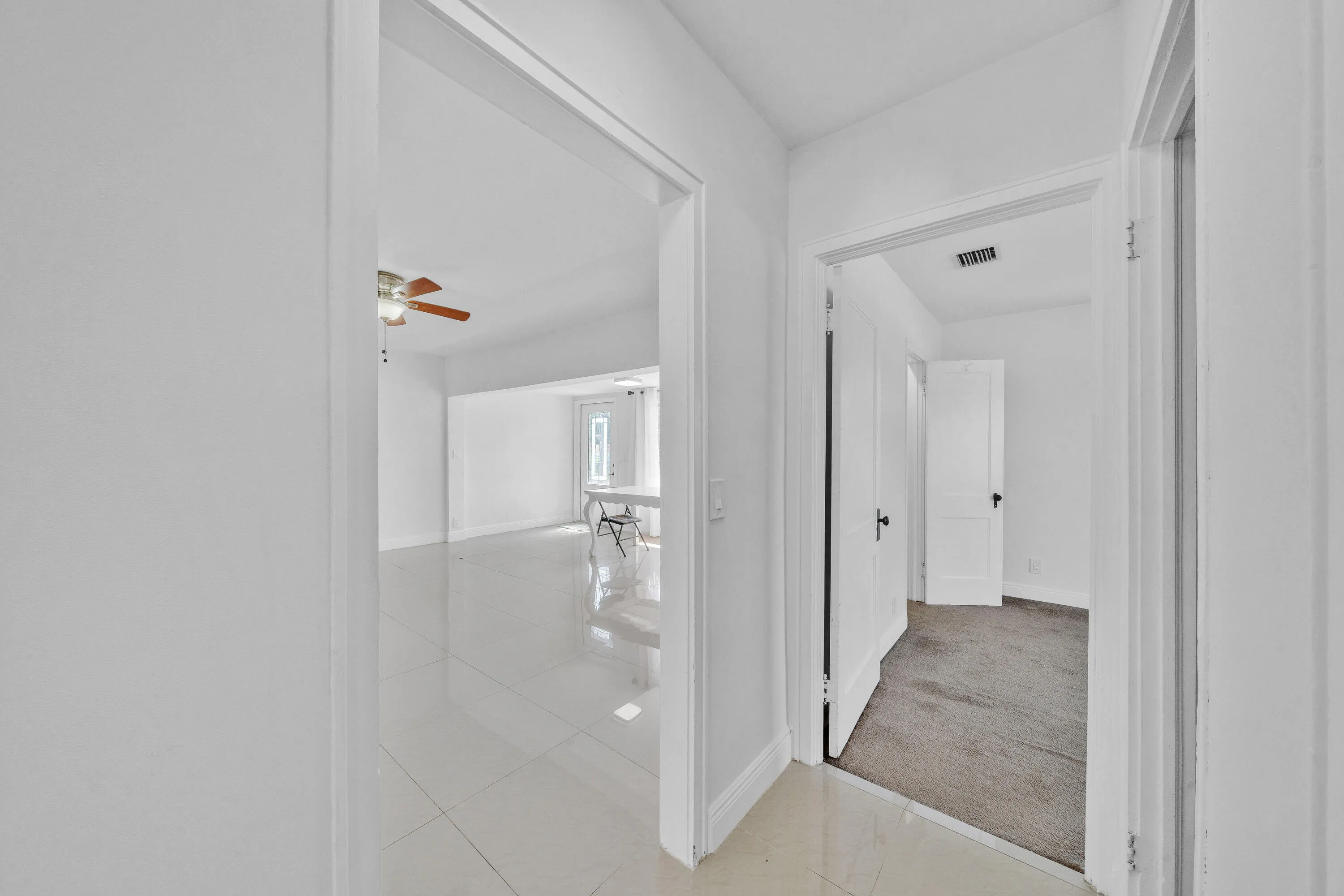 12 Foyer