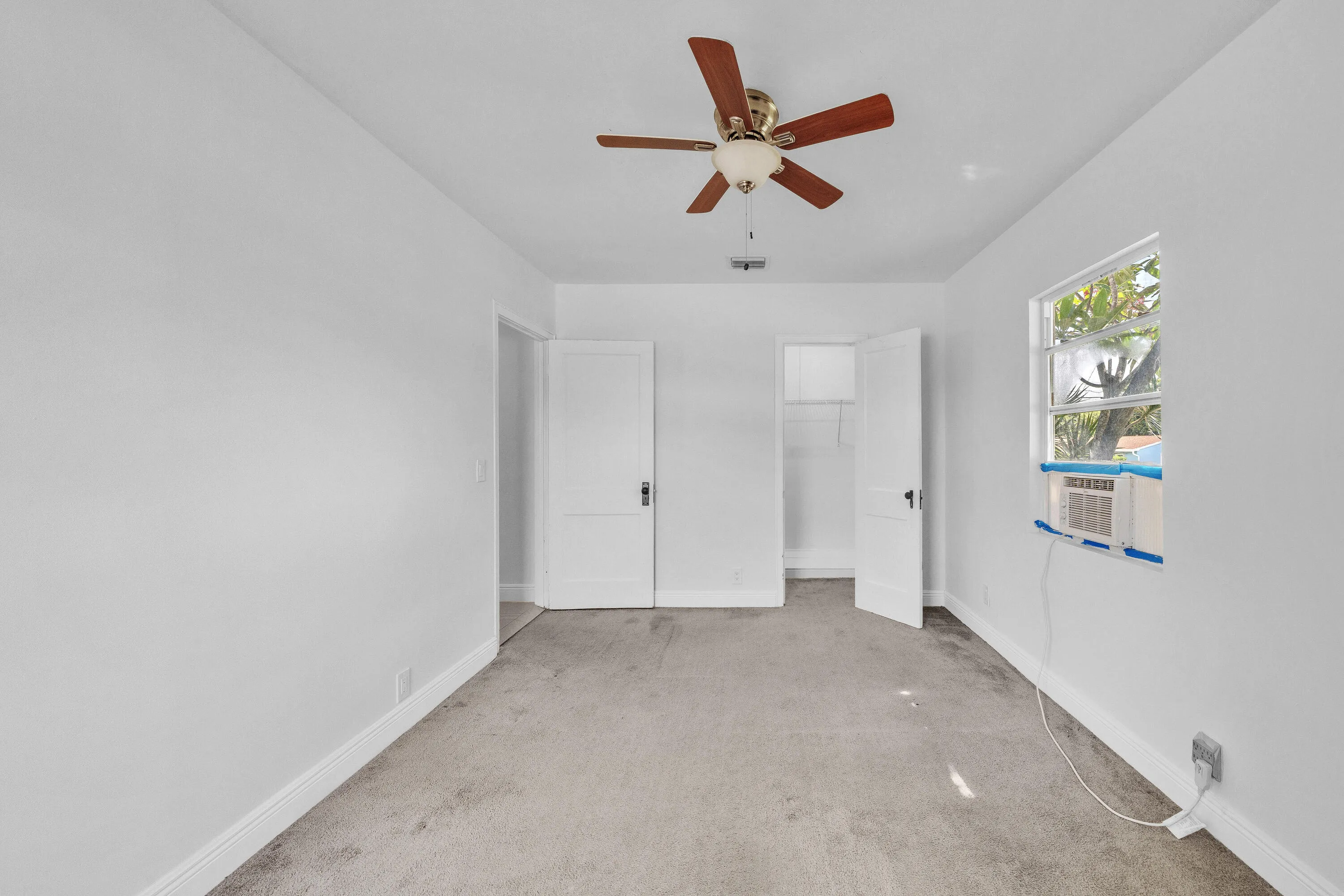 9 Guest Bedroom A (2)