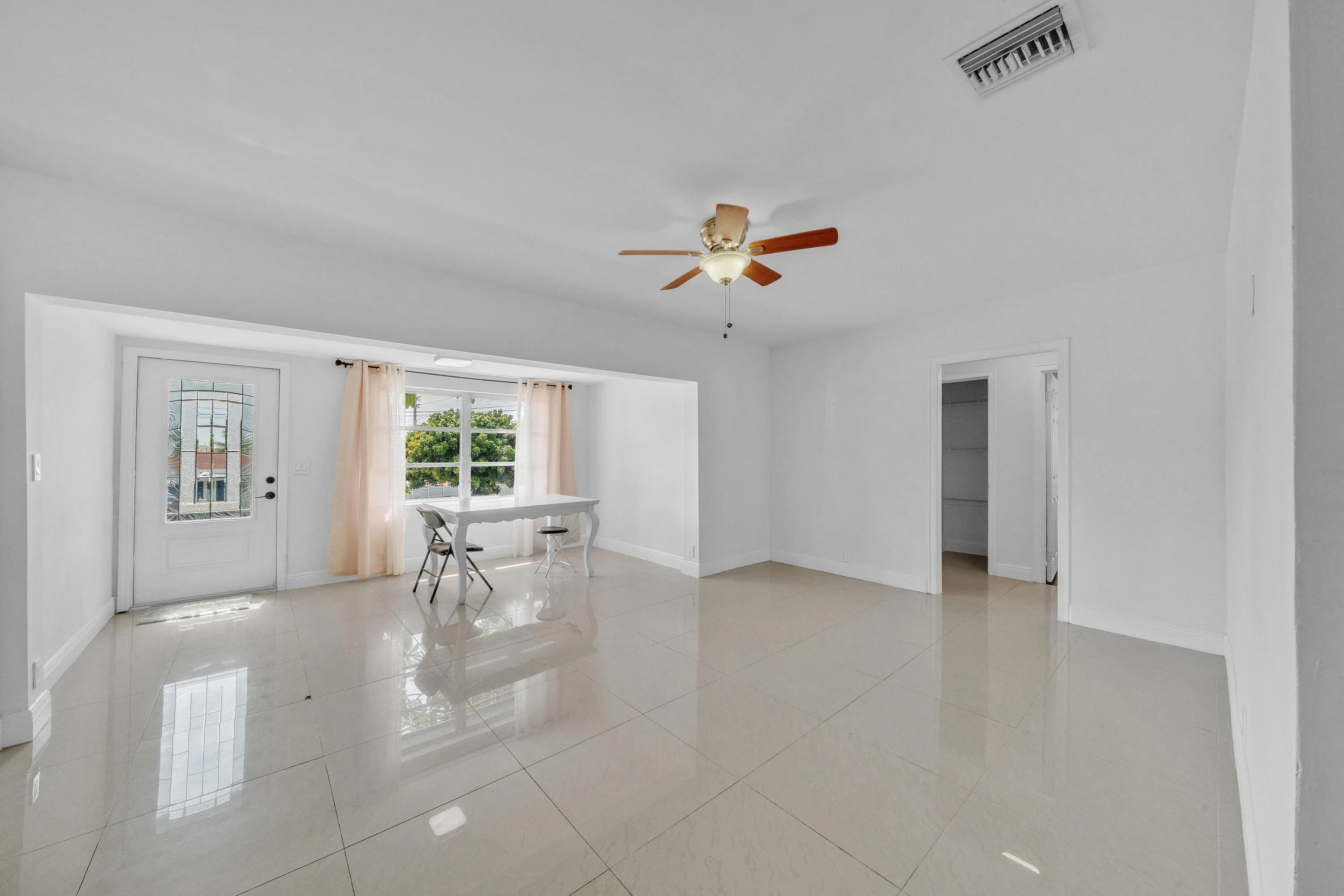 7 Living Area