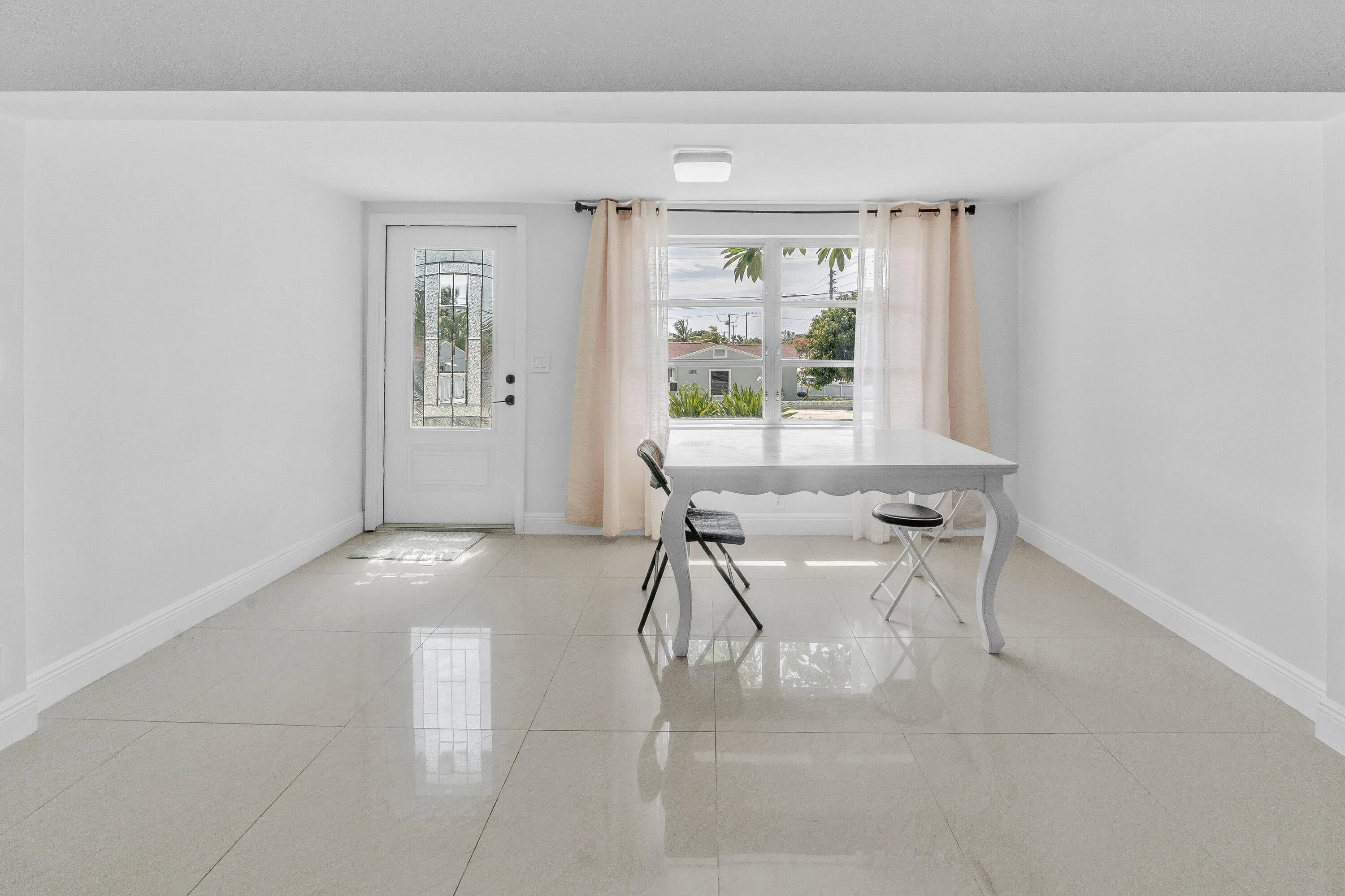 19 DiningArea (1)