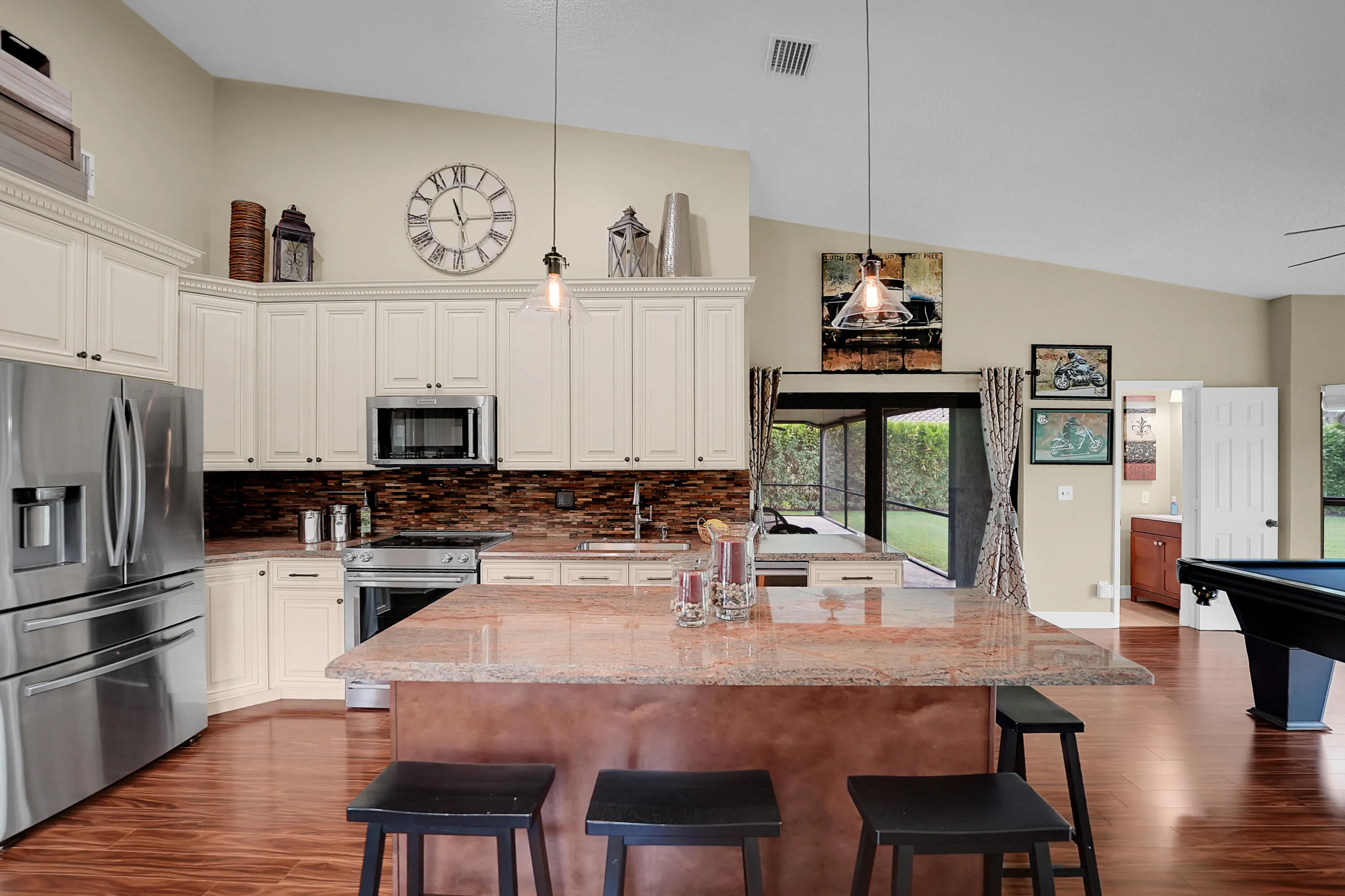 KITCHEN