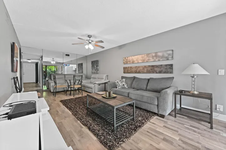 18 Living room 02