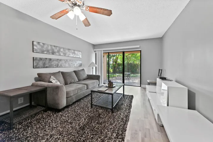 17 Living room 01