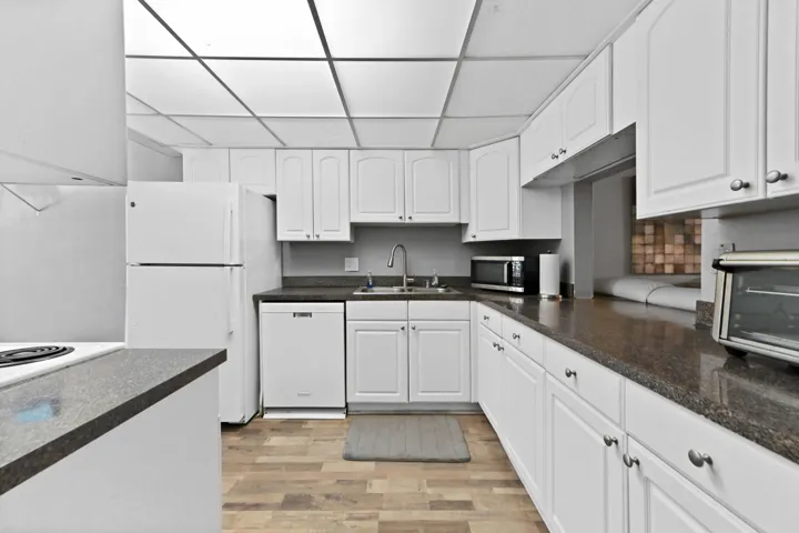 06 Kitchen 01