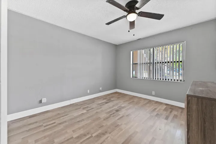 11 Bedroom 01