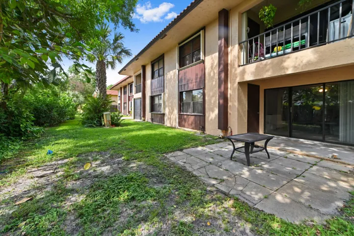 27 backyard 02