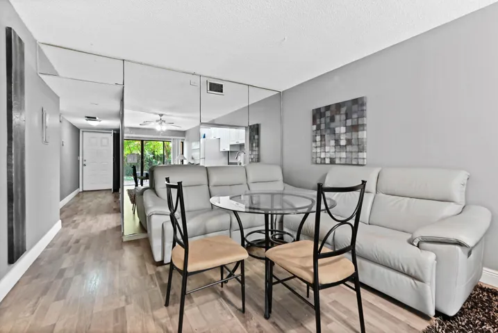 15 Dining area 02