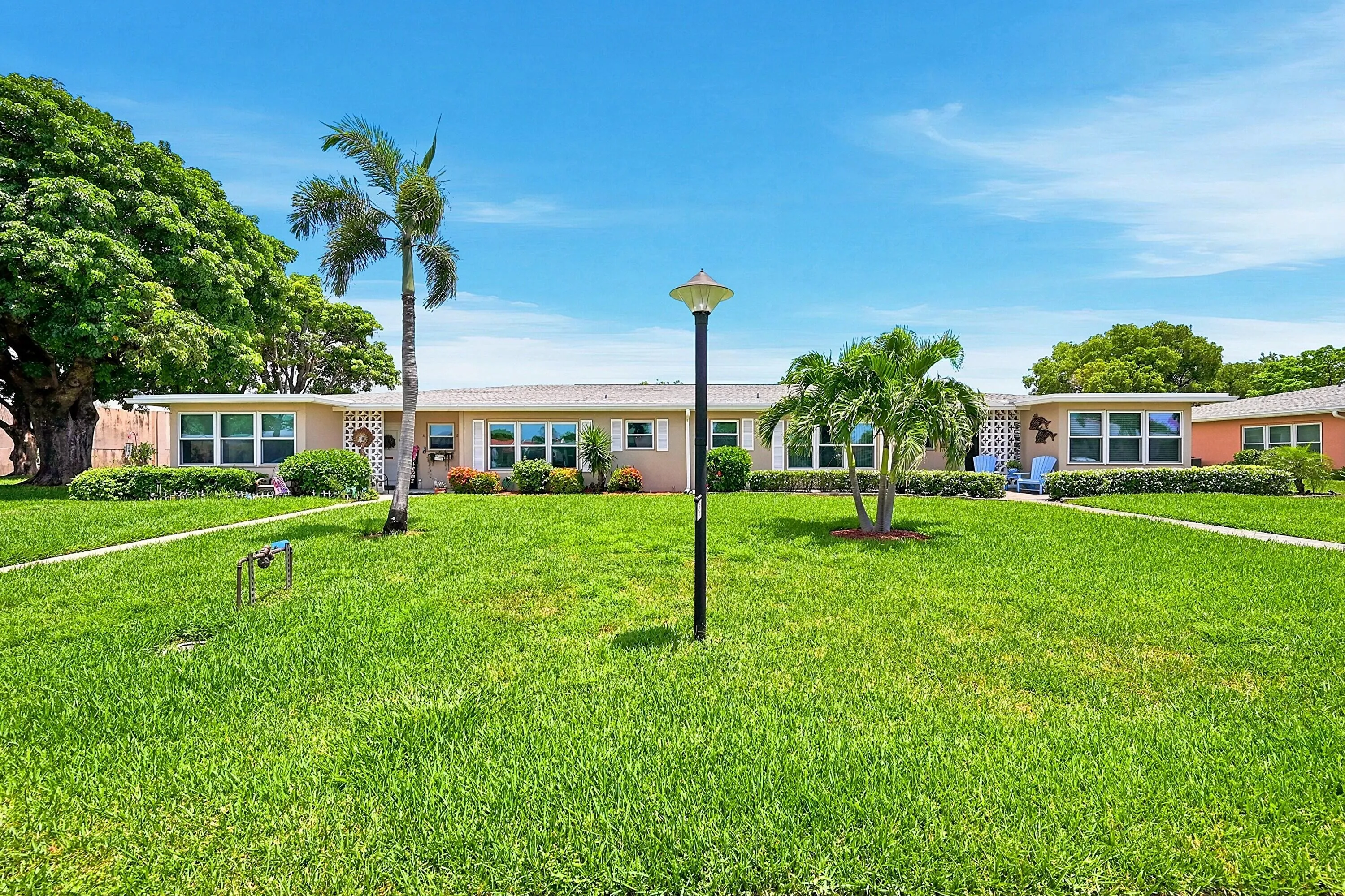 4 Units per building