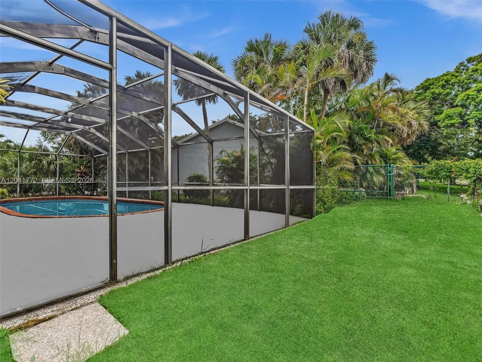 House For Rent8813 PARADISE CTTAMARAC, FL 33321(PARADISE ESTATES)786-600-0063