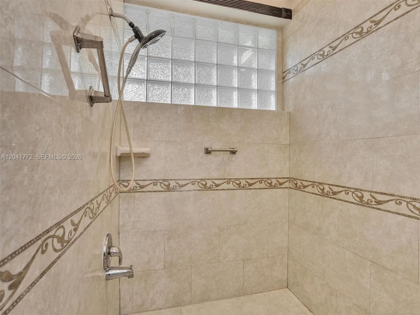 House For Rent8813 PARADISE CTTAMARAC, FL 33321(PARADISE ESTATES)786-600-0063