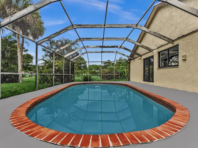 House For Rent8813 PARADISE CTTAMARAC, FL 33321(PARADISE ESTATES)786-600-0063