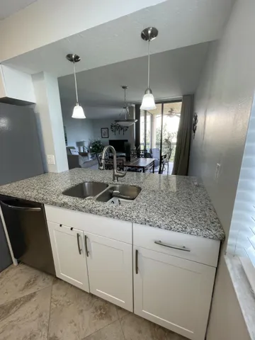 955 Dotterel - Kitchen 2
