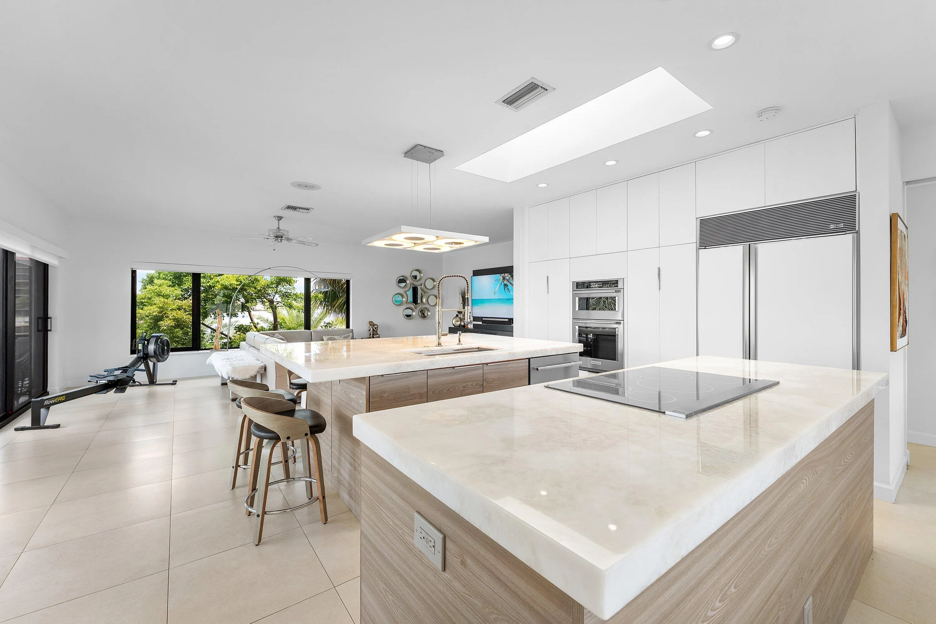 015-1102HighlandBeachDrive-2W-HighlandBe