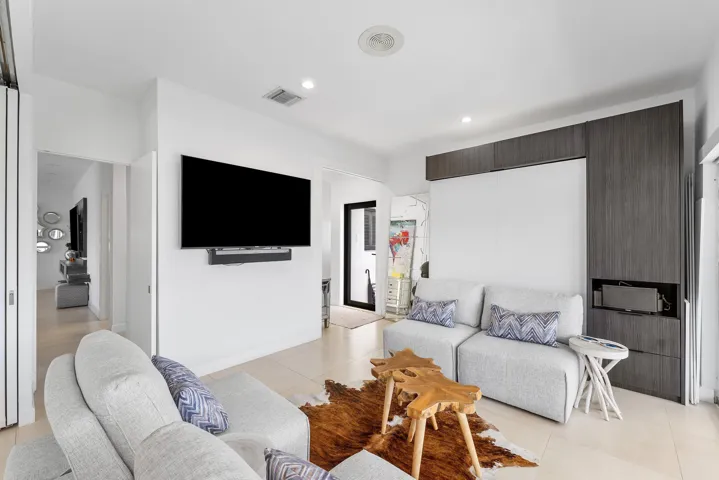 022-1102HighlandBeachDrive-2W-HighlandBe