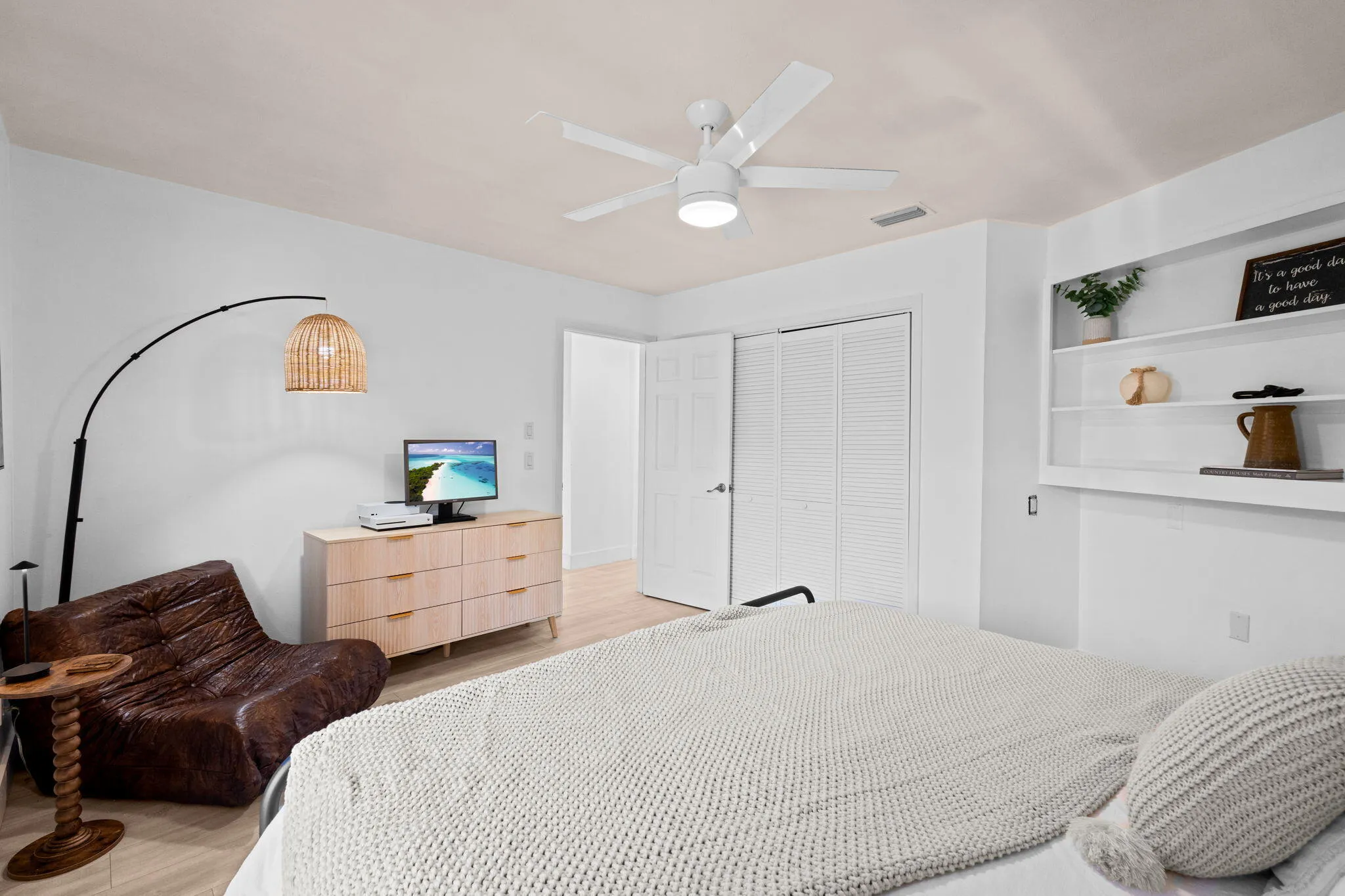 38-web-or-mls-A7407659