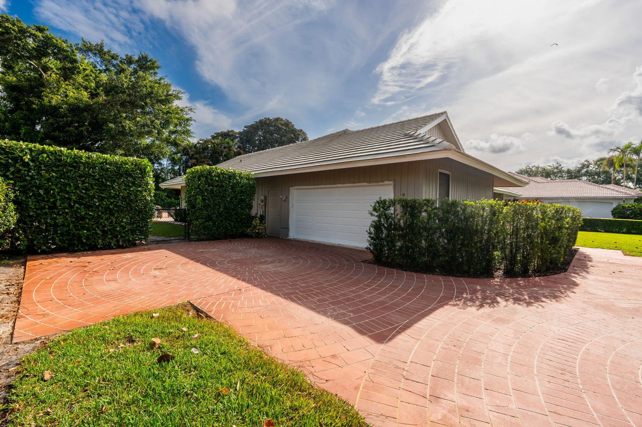 7-web-or-mls-A7407454