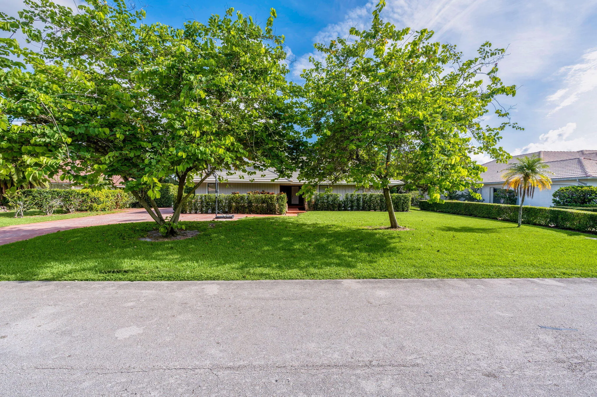 3-web-or-mls-A7407448