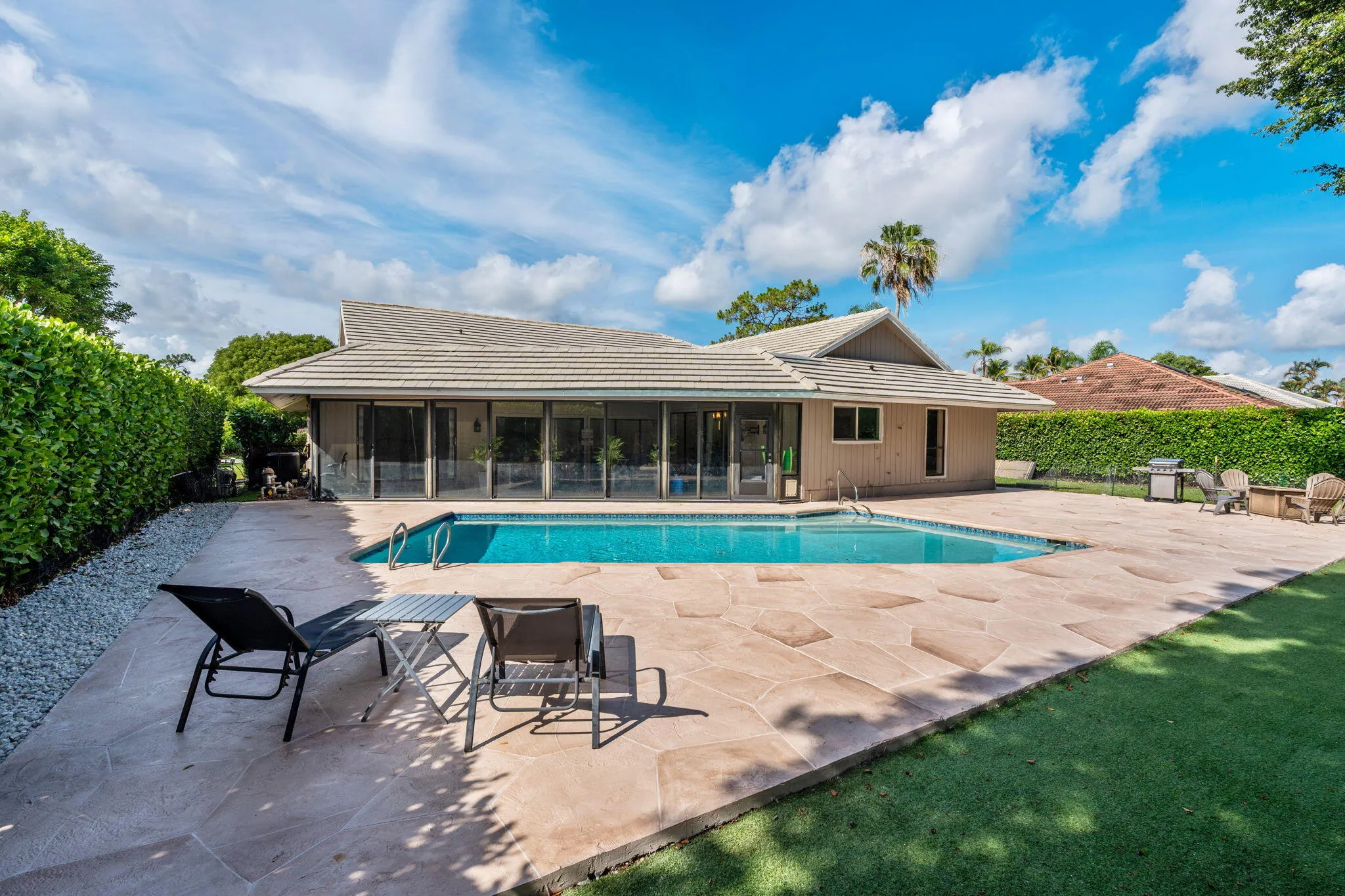51-web-or-mls-A7407595