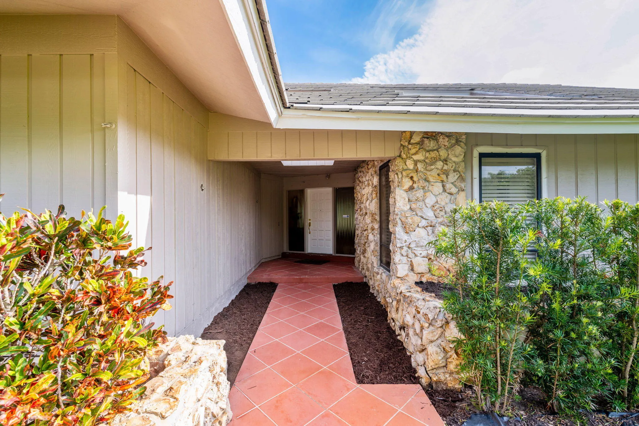 10-web-or-mls-A7407429