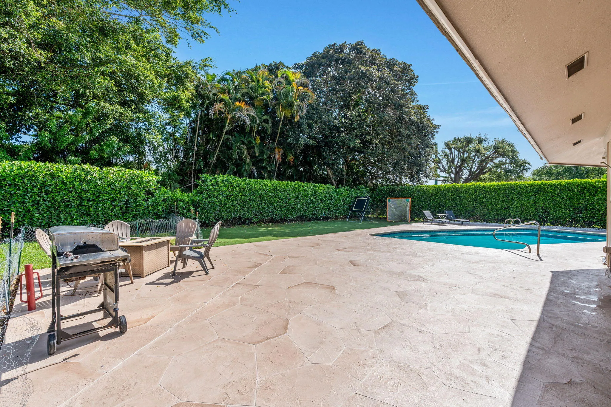 48-web-or-mls-A7407603