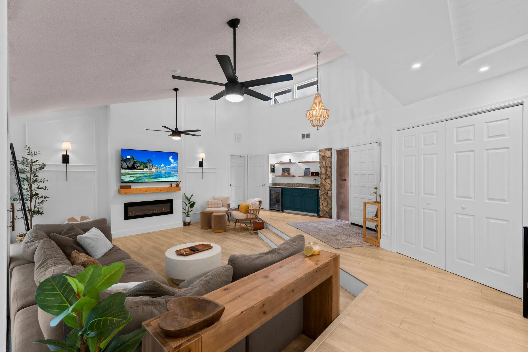 11-web-or-mls-A7407567
