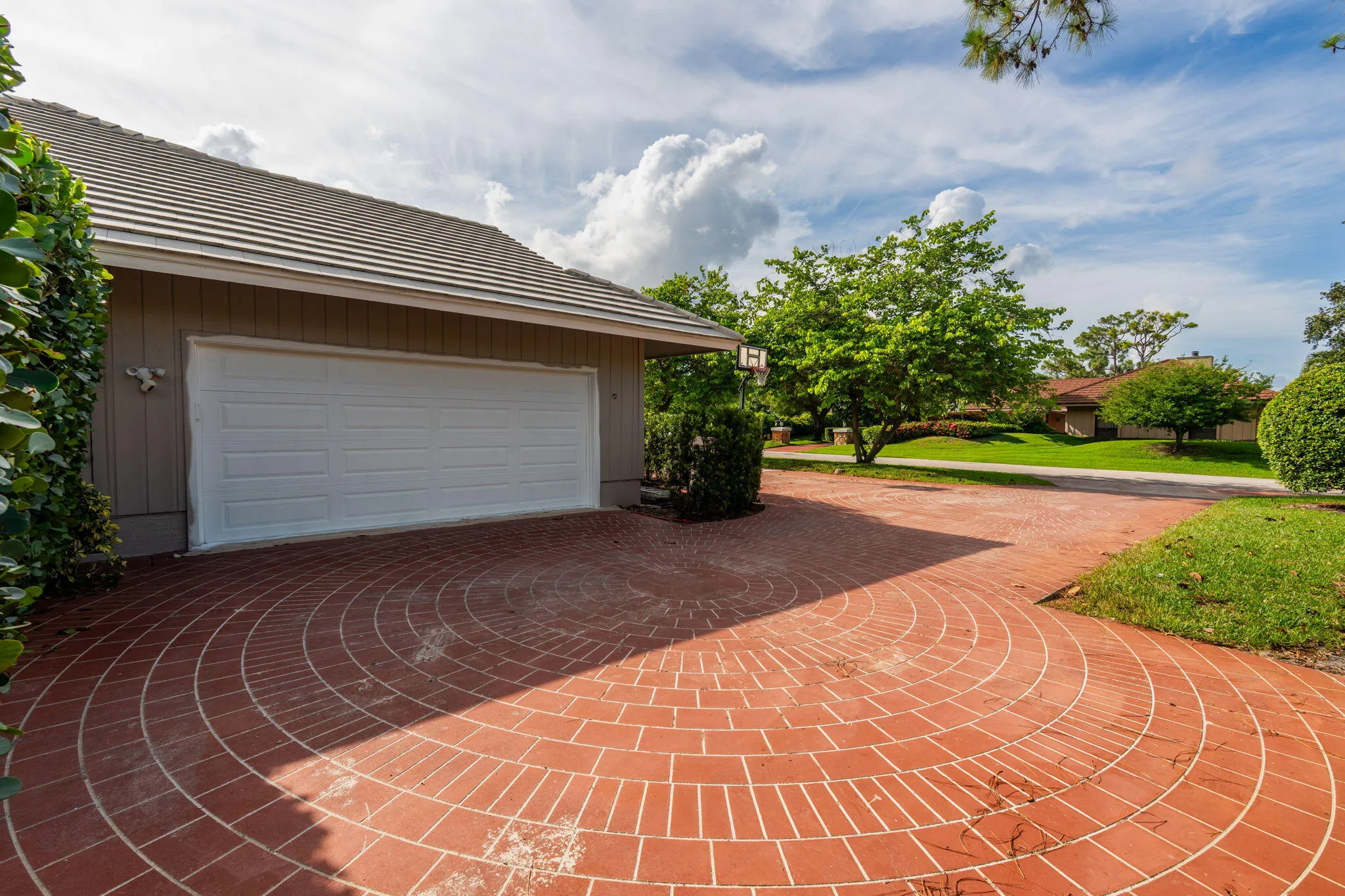 8-web-or-mls-A7407455
