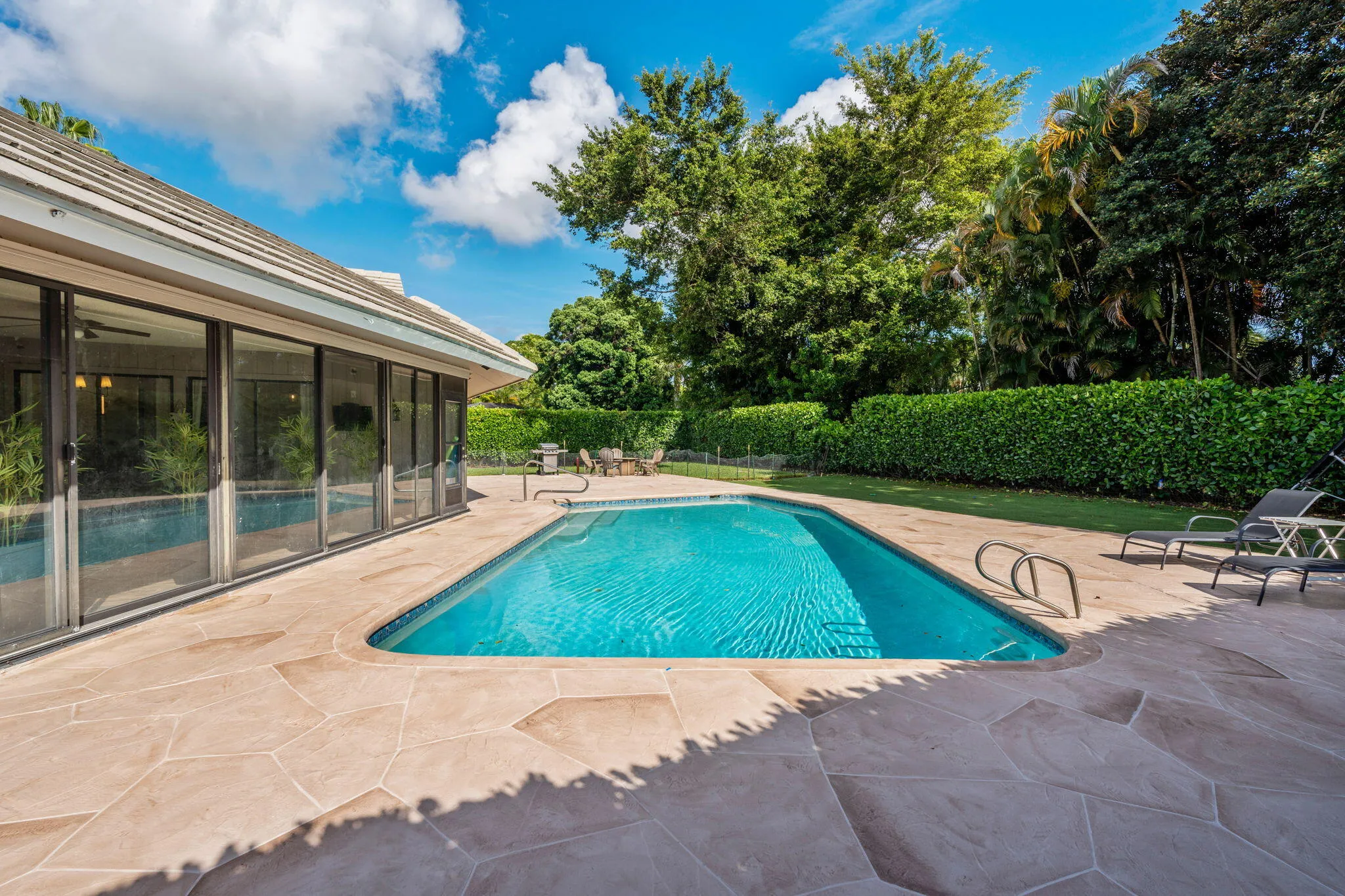 50-web-or-mls-A7407594