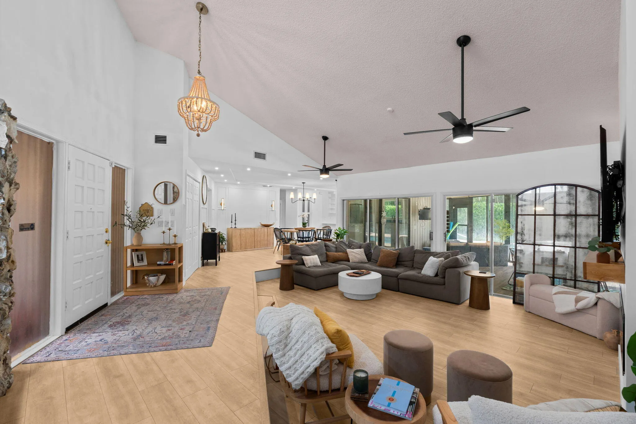 12-web-or-mls-A7407573