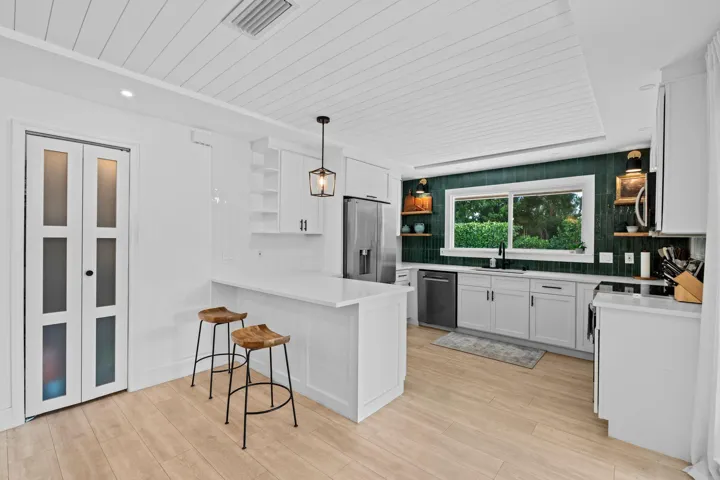 19-web-or-mls-A7407519