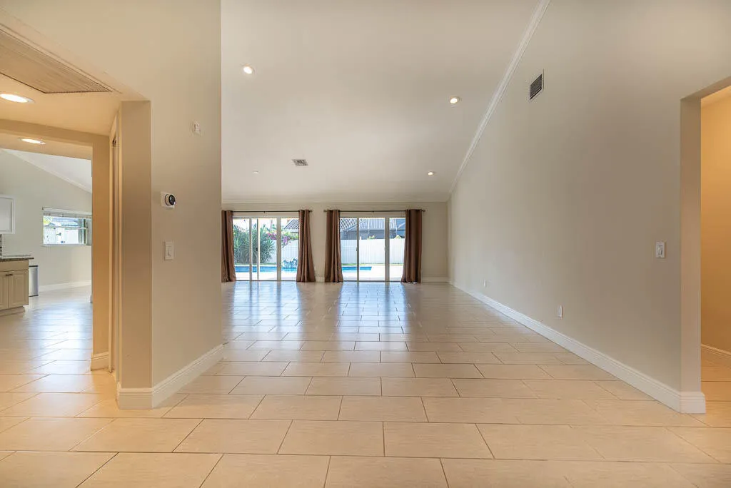 20250716-251 NW 69th Street-0053