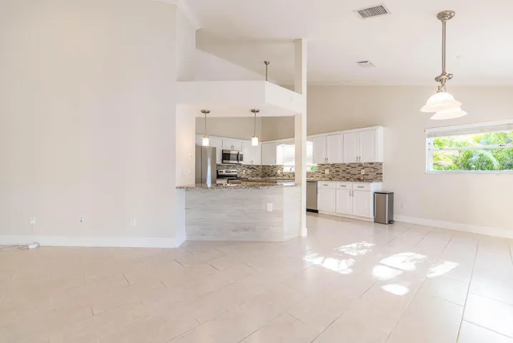 20250716-251 NW 69th Street-0047