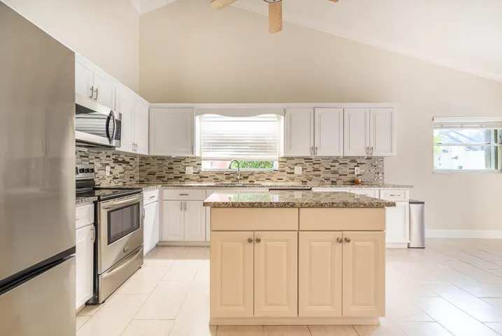 20250716-251 NW 69th Street-0041