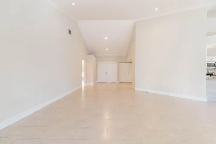 20250716-251 NW 69th Street-0049