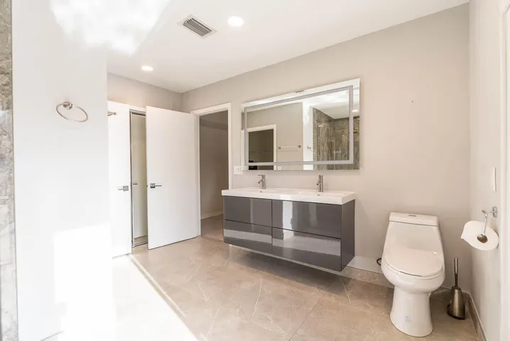 20250716-251 NW 69th Street-0028