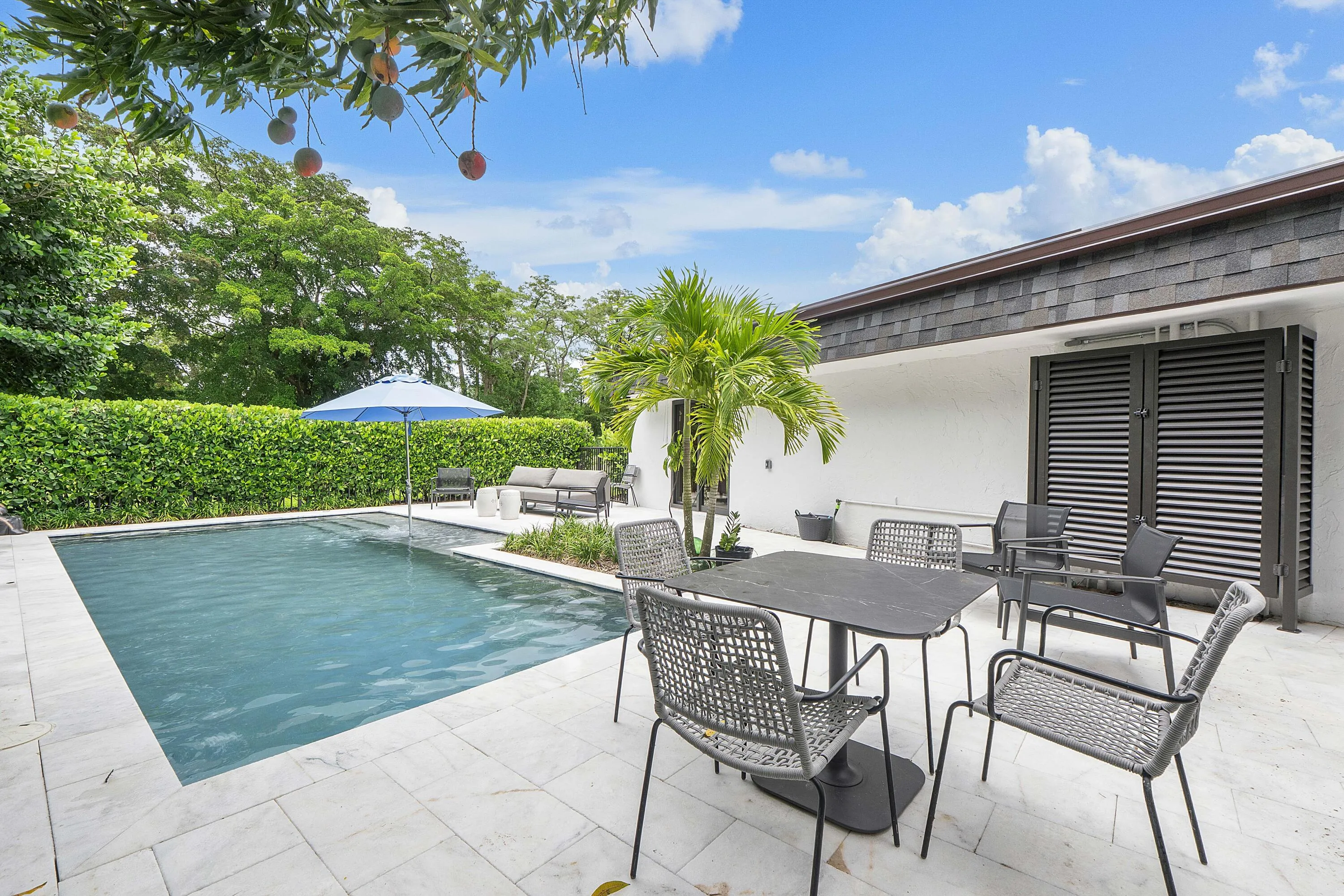 4800 Queen Palm Ln_001