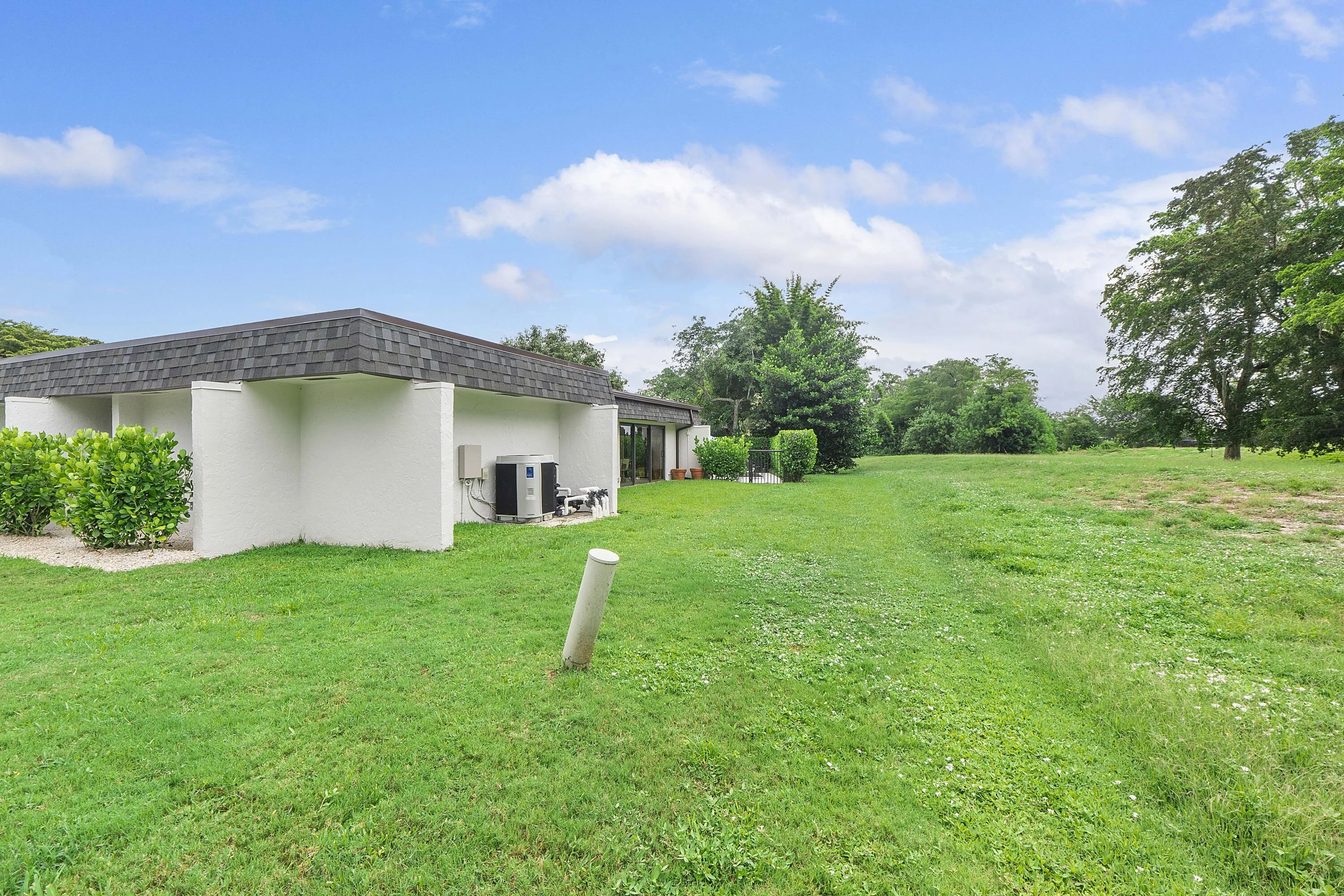 4800 Queen Palm Ln_052