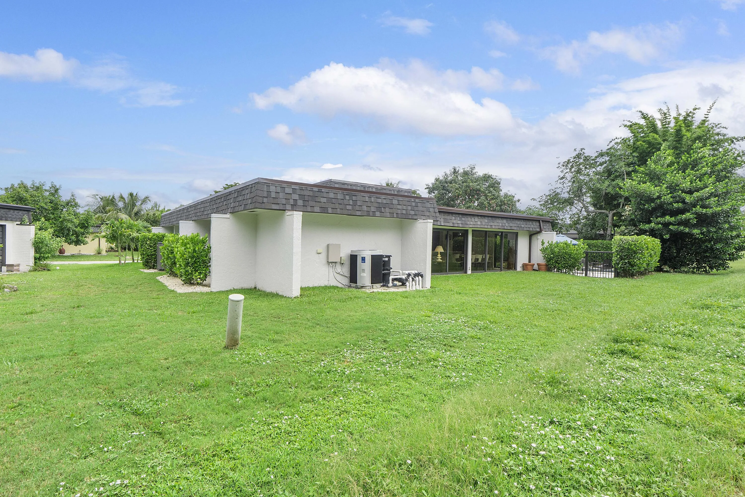 4800 Queen Palm Ln_051