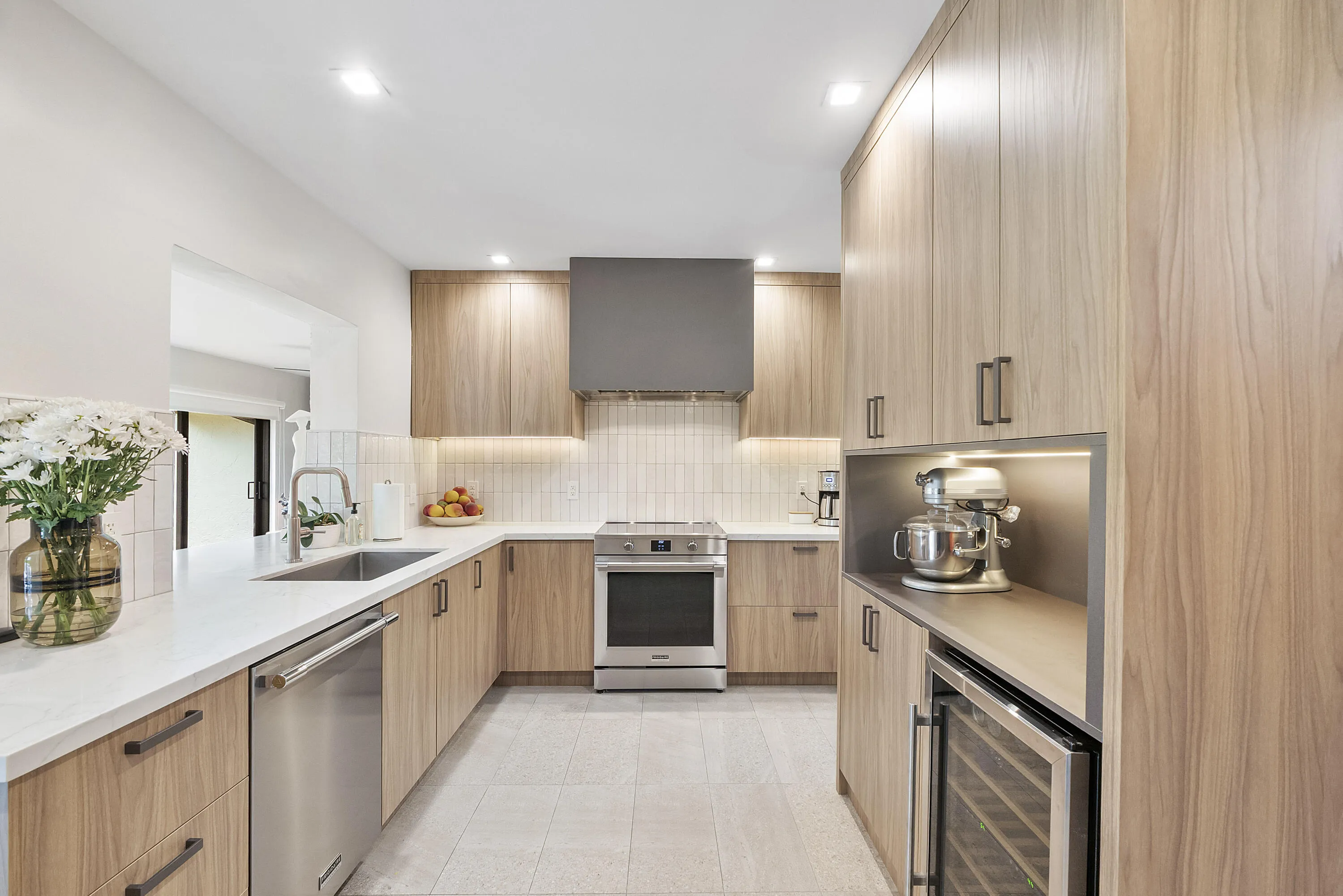 4800 Queen Palm Ln_029