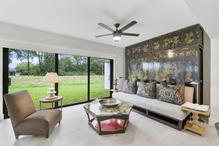 4800 Queen Palm Ln_022
