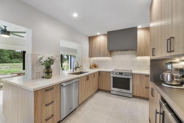 4800 Queen Palm Ln_031