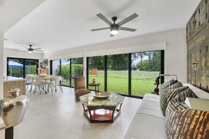 4800 Queen Palm Ln_021